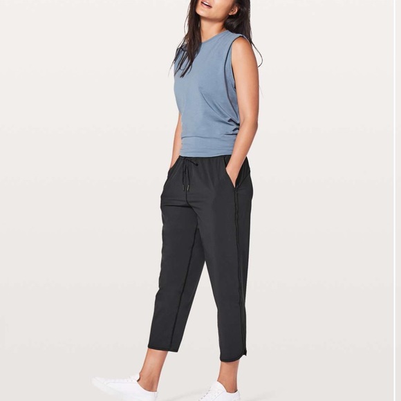 Lululemon keep it classic crop pants black